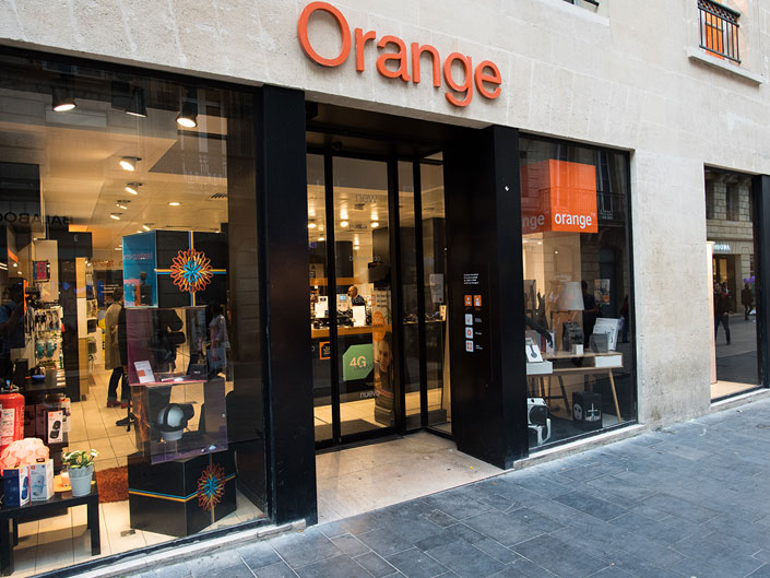 devanture d'une boutique Orange